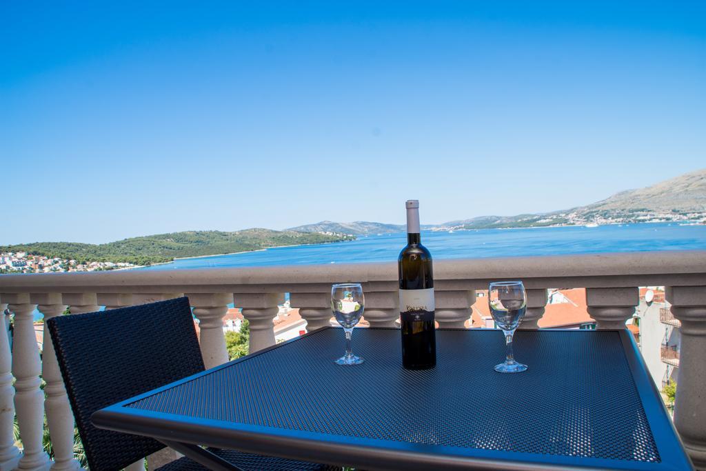 Apartments Bisera Trogir Exterior photo