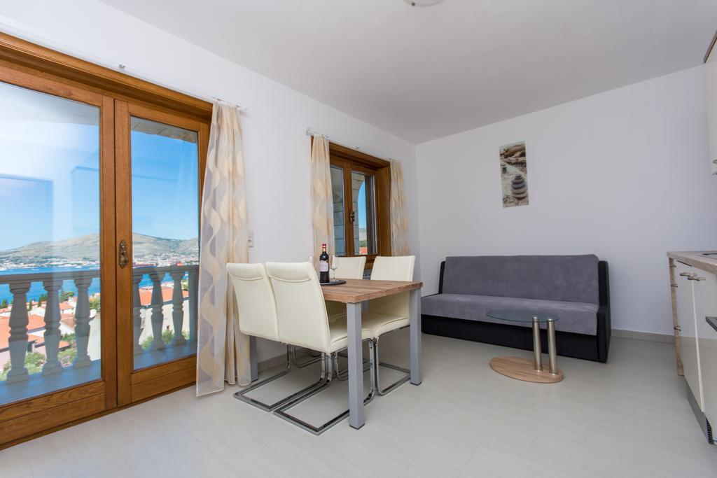 Apartments Bisera Trogir Exterior photo