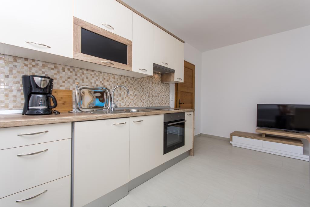 Apartments Bisera Trogir Exterior photo