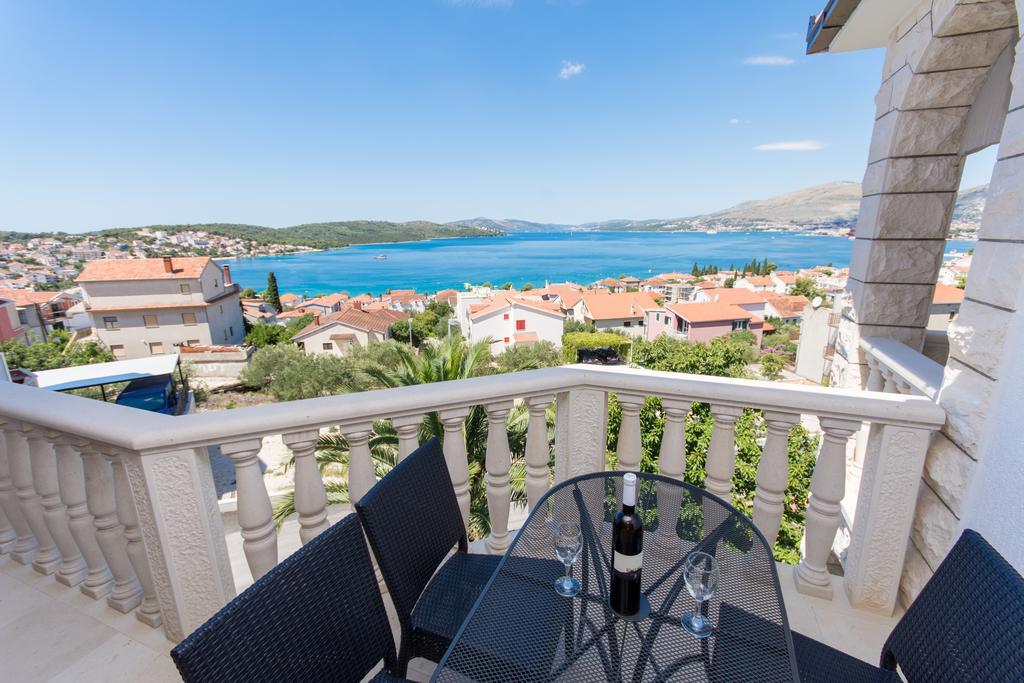 Apartments Bisera Trogir Exterior photo