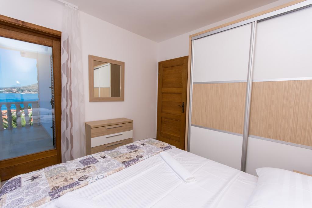 Apartments Bisera Trogir Exterior photo