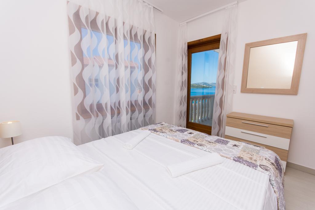 Apartments Bisera Trogir Exterior photo
