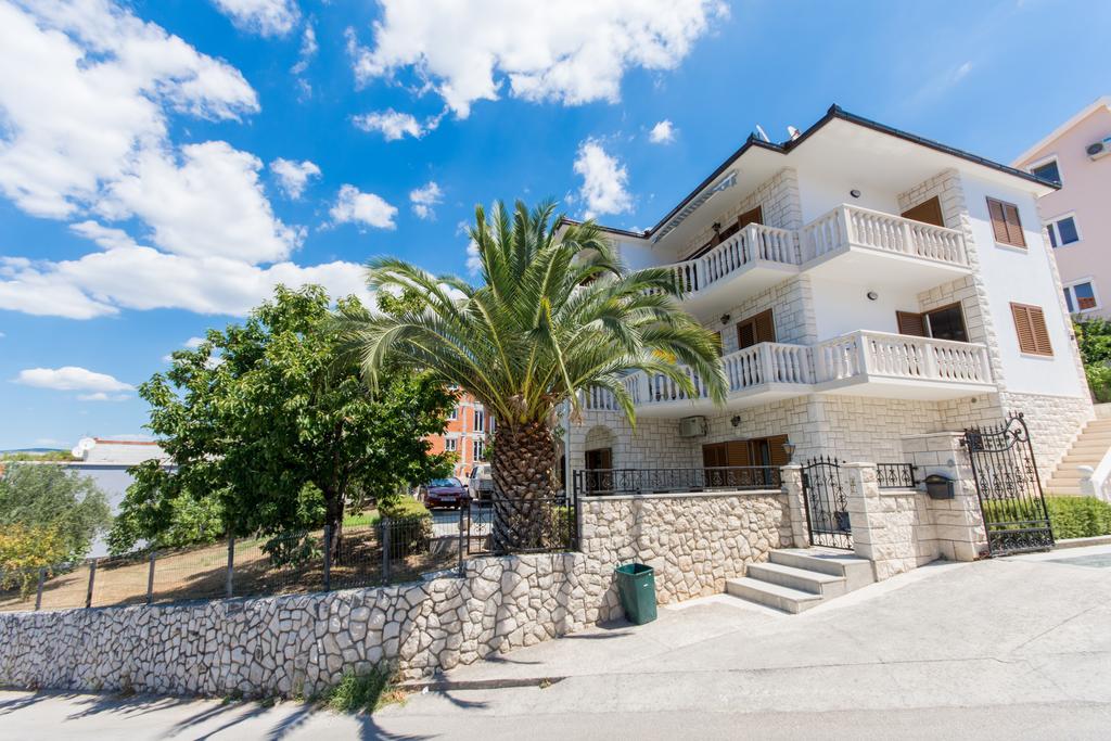 Apartments Bisera Trogir Exterior photo