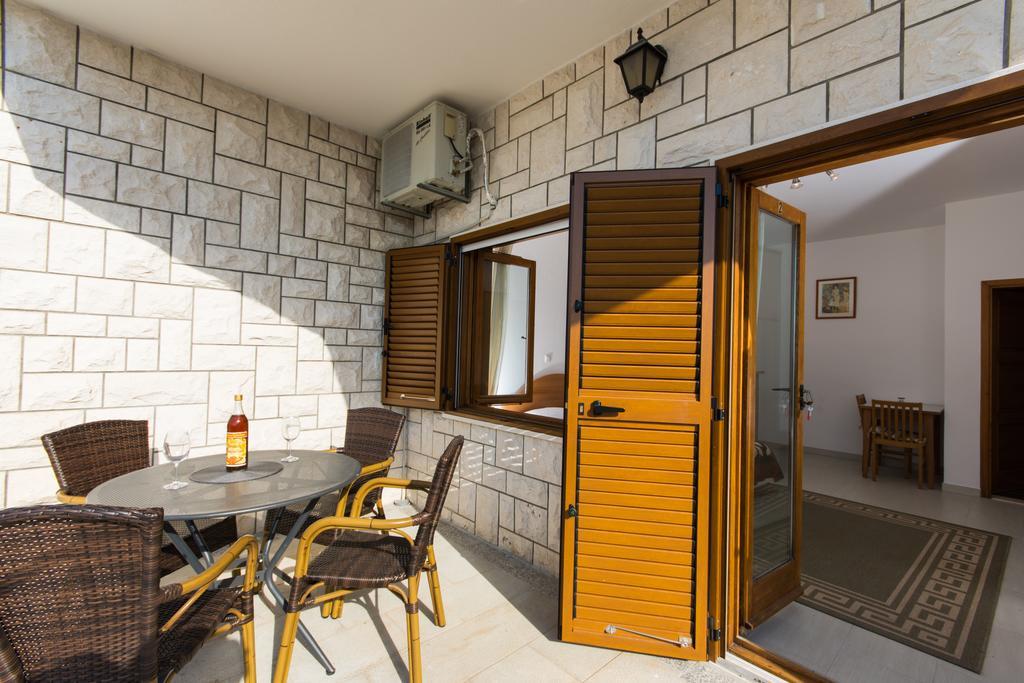 Apartments Bisera Trogir Exterior photo